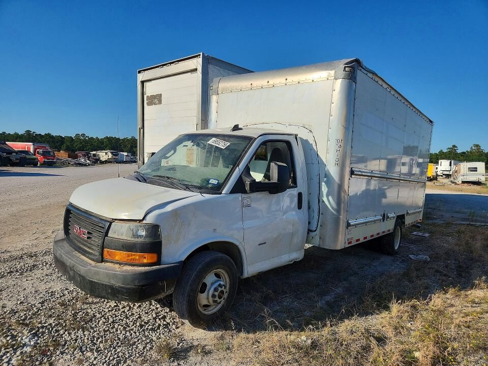 2023 GMC Savana