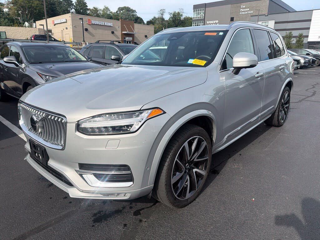 2023 VOLVO XC90