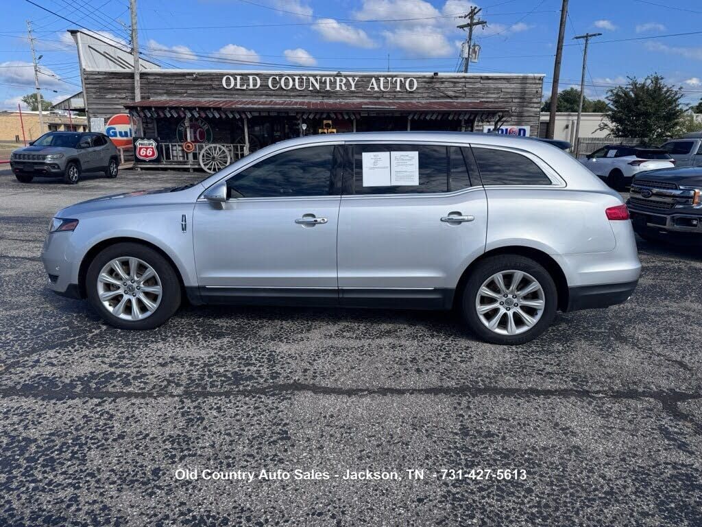 2017 LINCOLN MKT