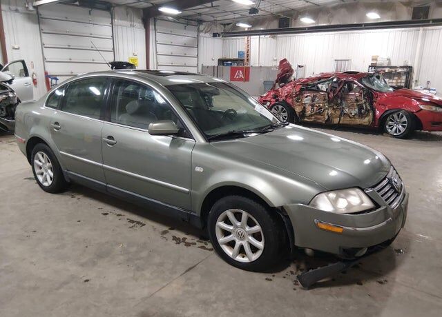 2004 VOLKSWAGEN Passat