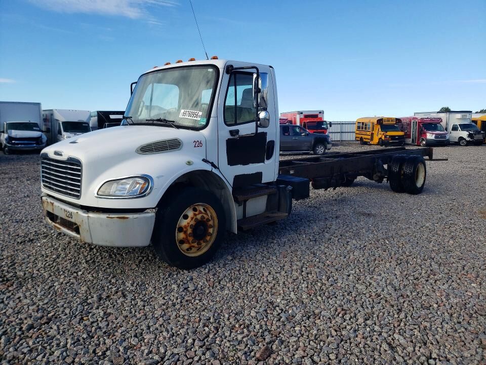 2015 FREIGHTLINER M2