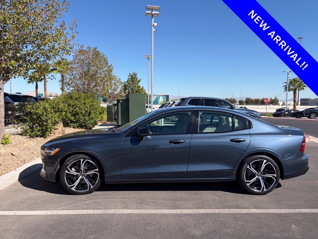 2023 VOLVO S60