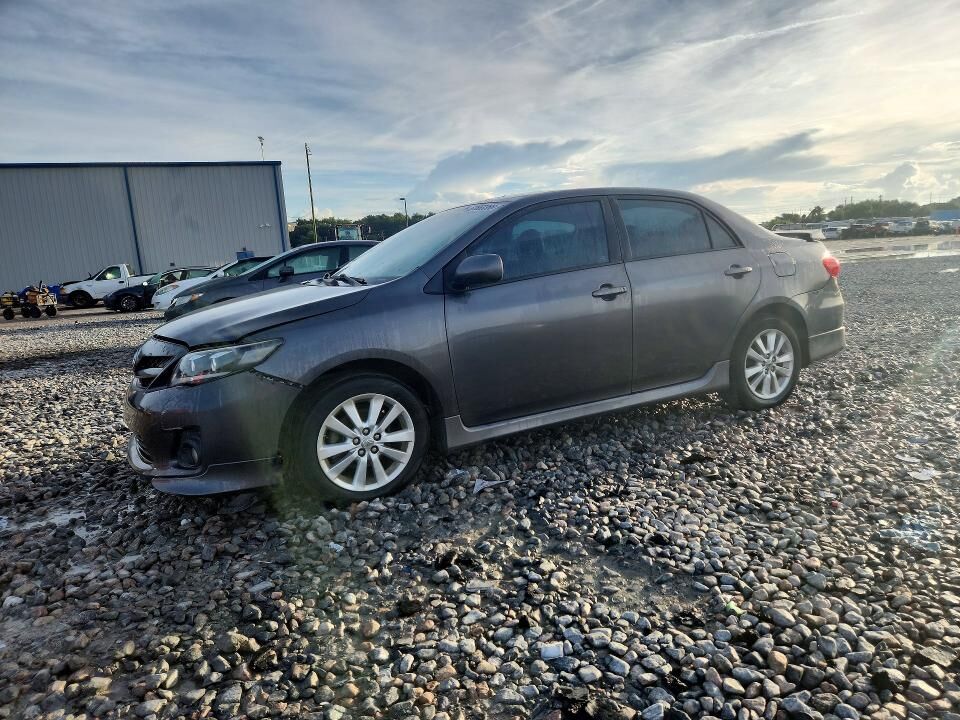 2013 TOYOTA Corolla