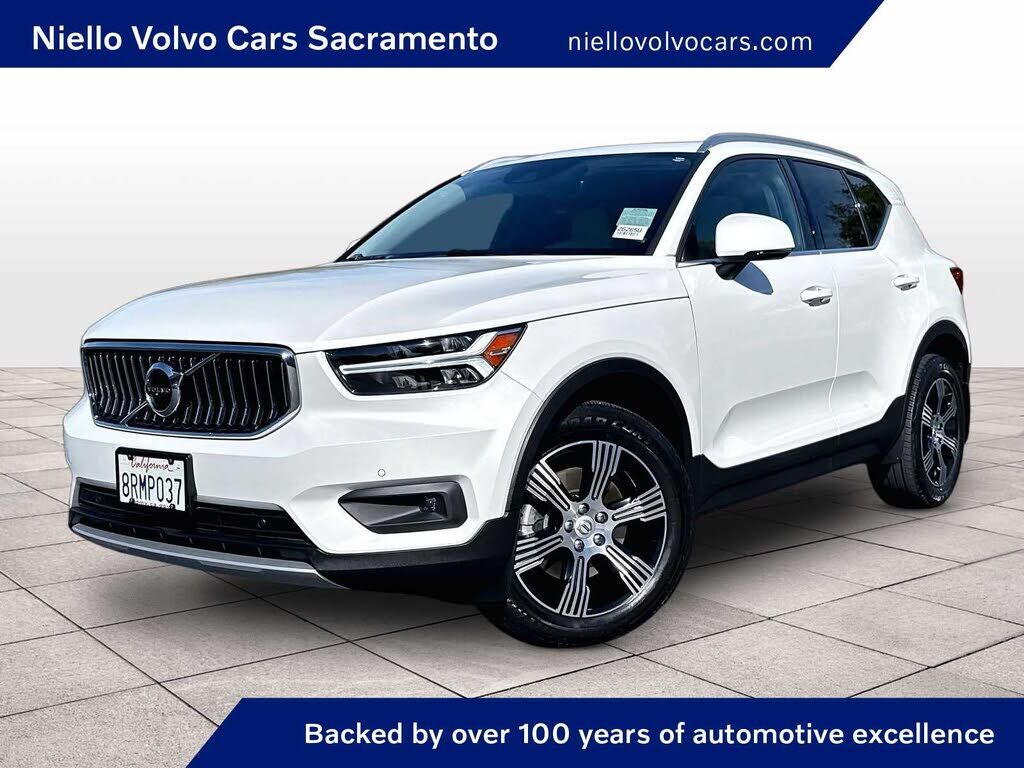 2020 VOLVO XC40