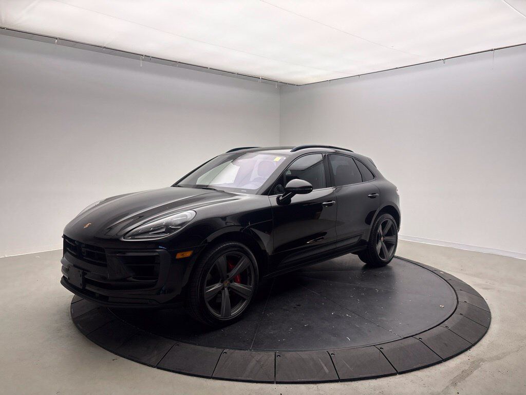 2023 PORSCHE Macan