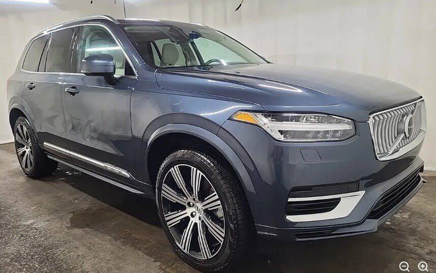 2023 VOLVO XC90
