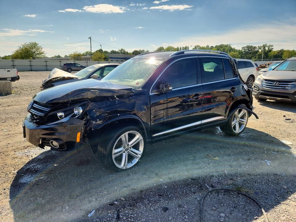 2016 VOLKSWAGEN Tiguan