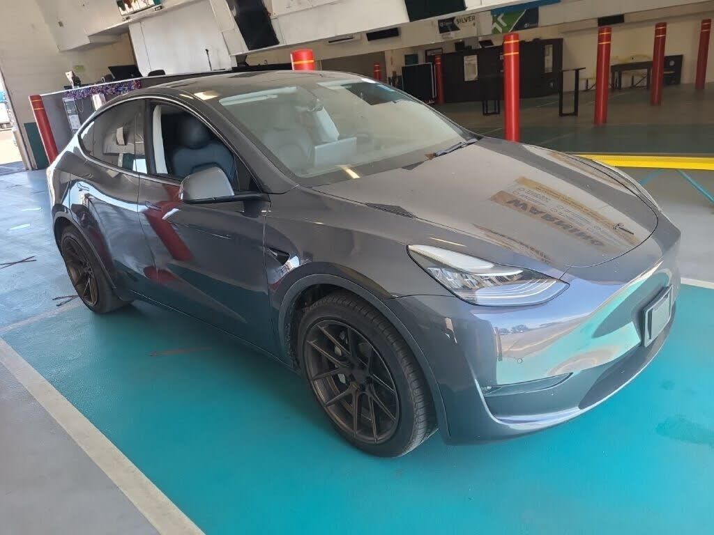 2020 TESLA Model Y