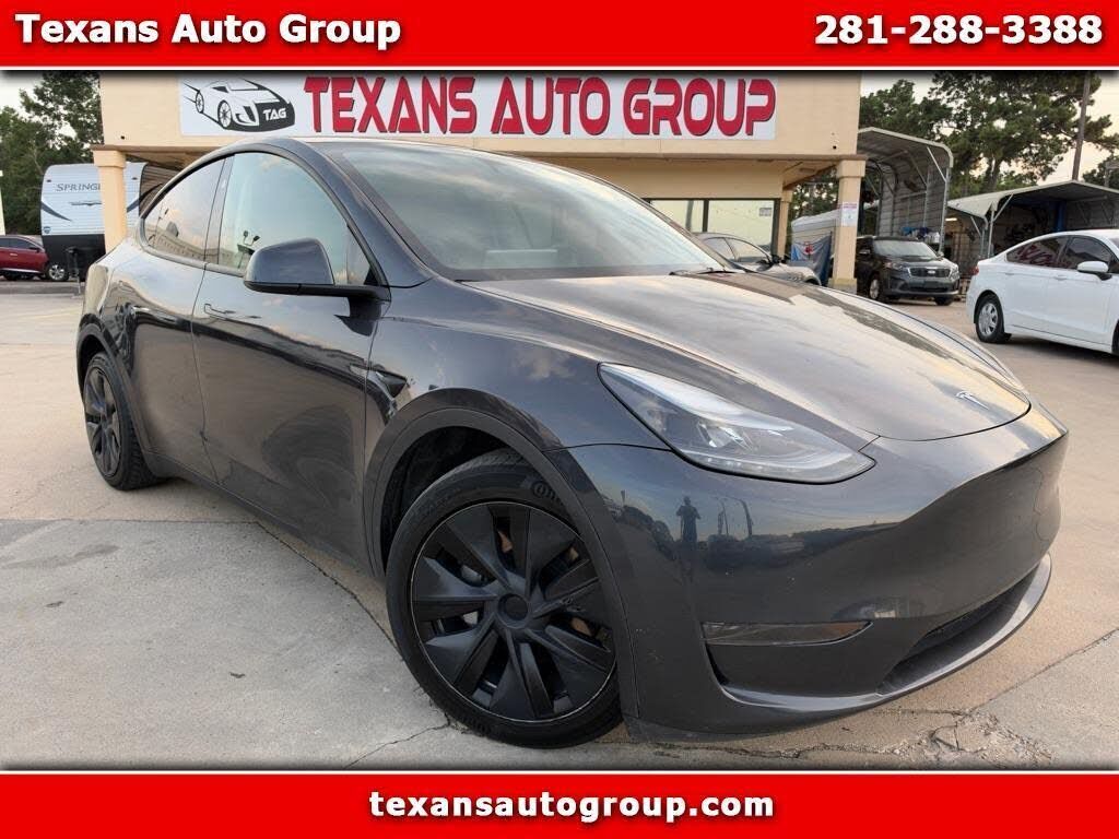 2024 TESLA Model Y