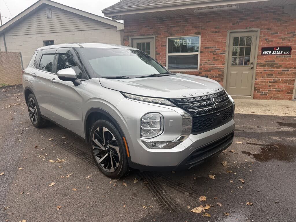 2022 MITSUBISHI Outlander