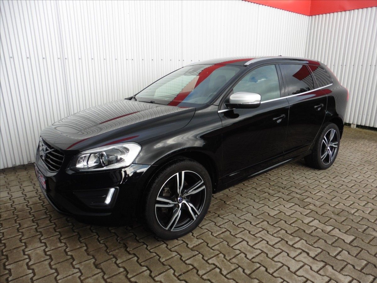 2017 VOLVO V60