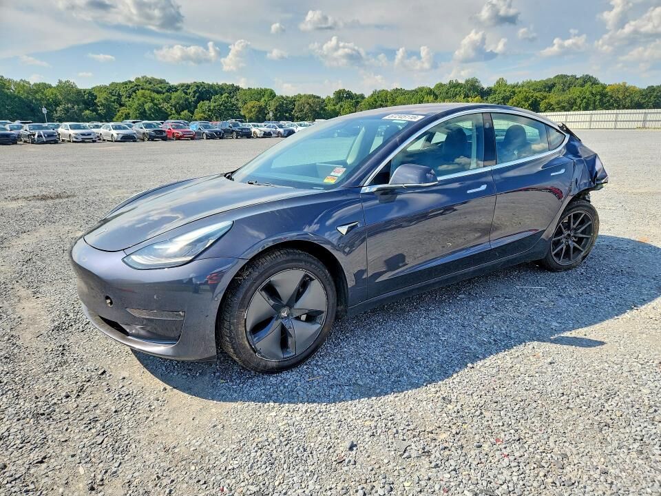 2018 TESLA Model 3