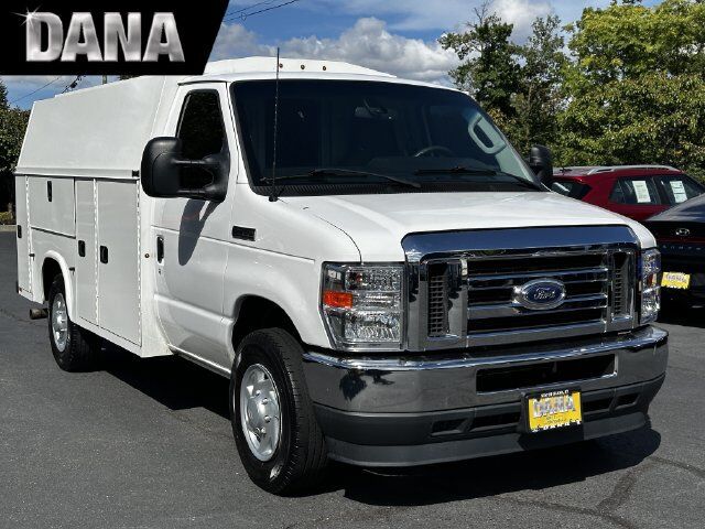 2022 FORD E-350