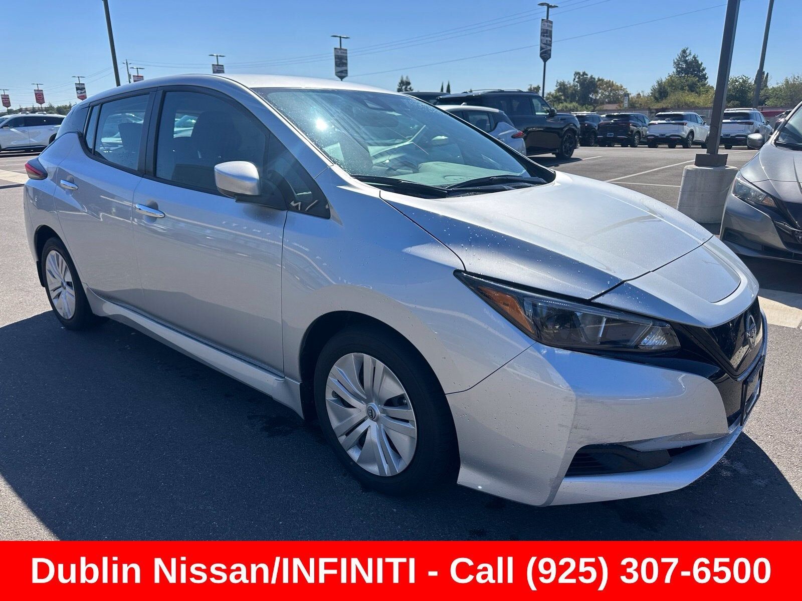 2025 NISSAN Leaf