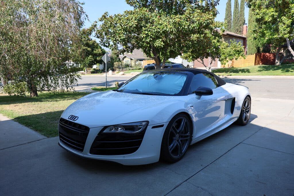 2011 AUDI R8