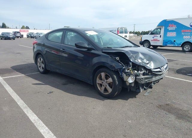 2012 HYUNDAI Elantra