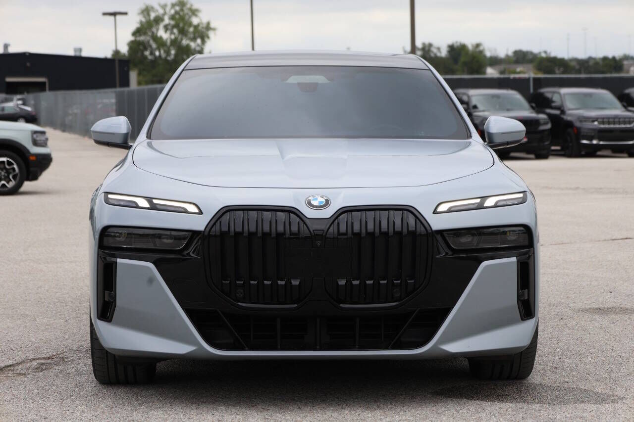 2023 BMW 760i