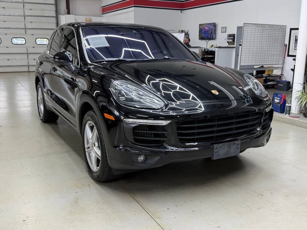 2017 PORSCHE Cayenne