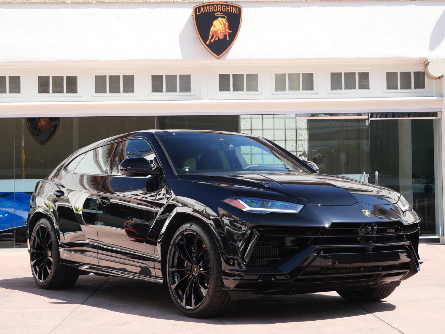 2024 LAMBORGHINI URUS