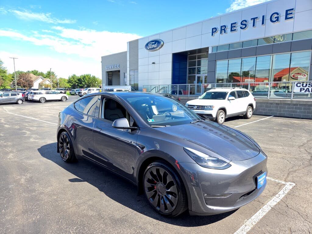 2023 TESLA Model Y