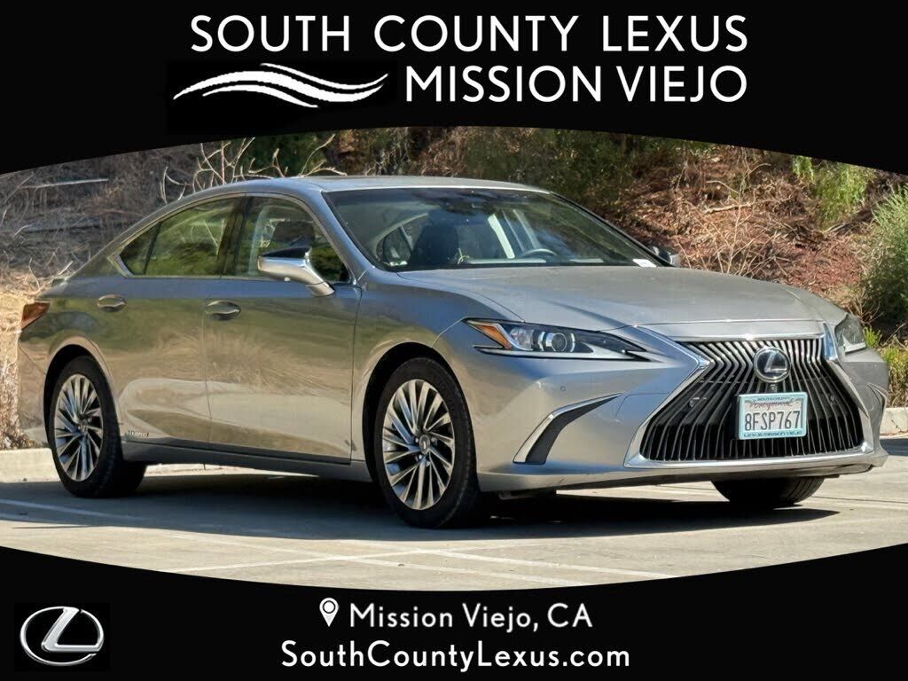 2019 LEXUS ES