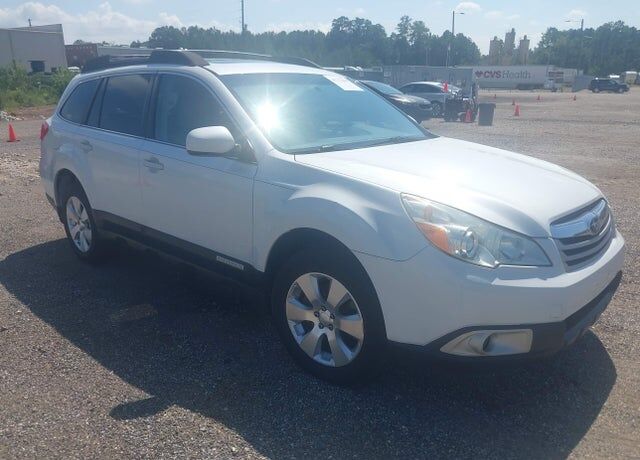 2011 SUBARU Outback