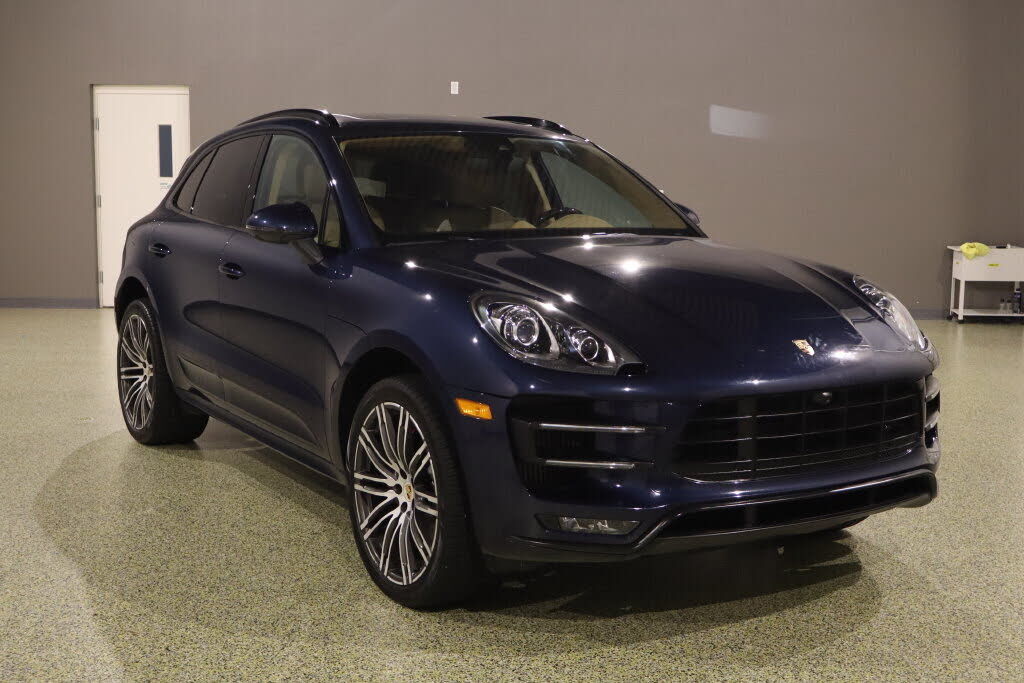 2016 PORSCHE Macan
