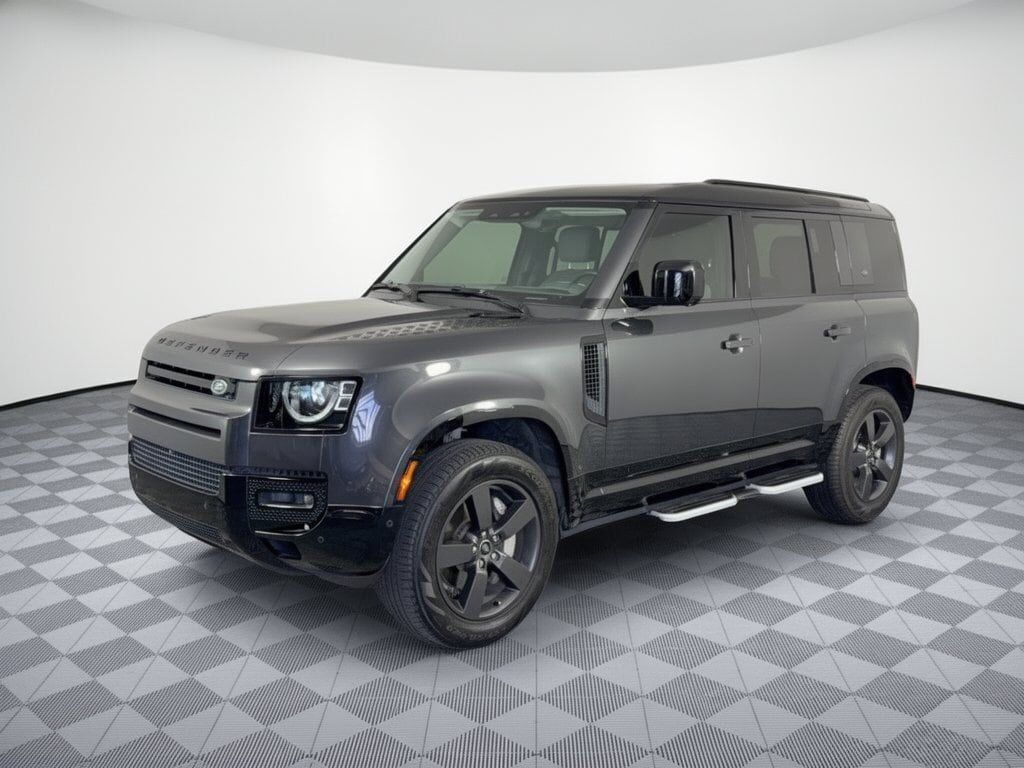 2024 LAND ROVER Defender