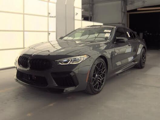 2022 BMW M8