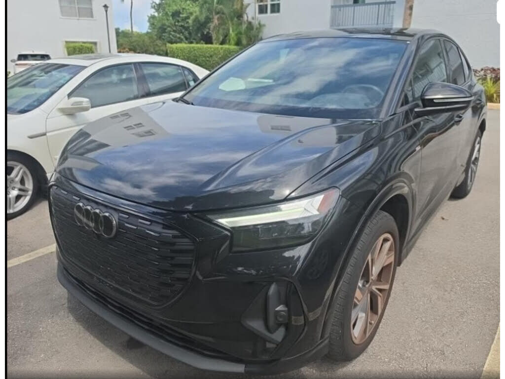 2023 AUDI Q4