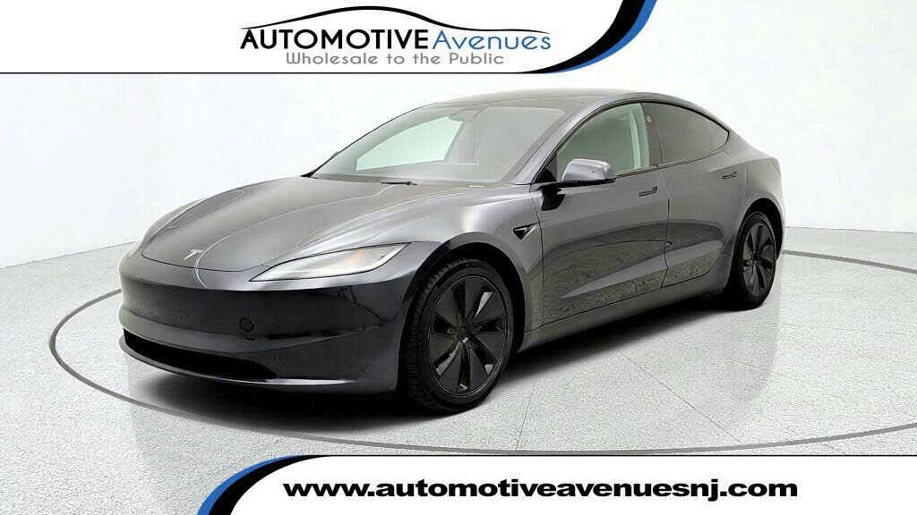 2025 TESLA Model 3