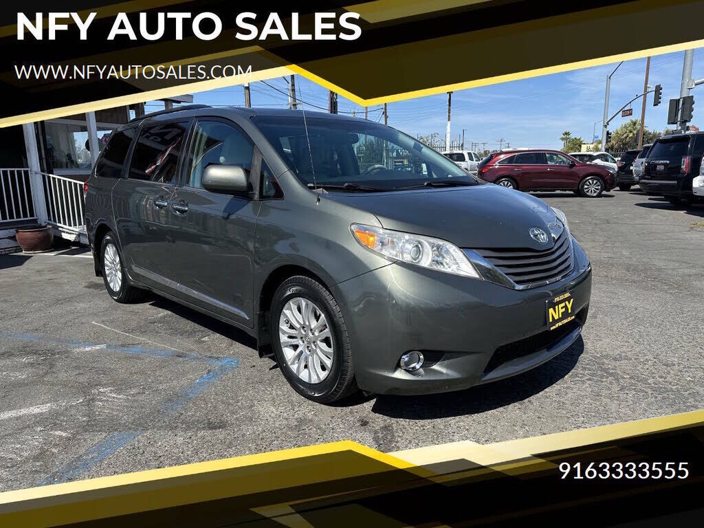 2013 TOYOTA Sienna