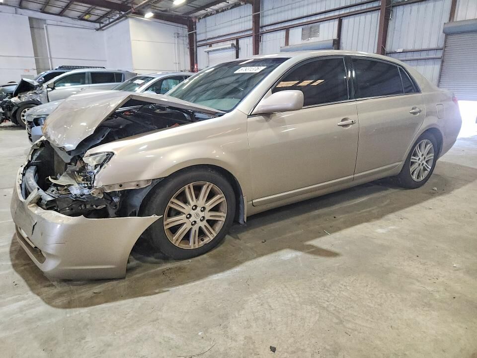 2005 TOYOTA Avalon