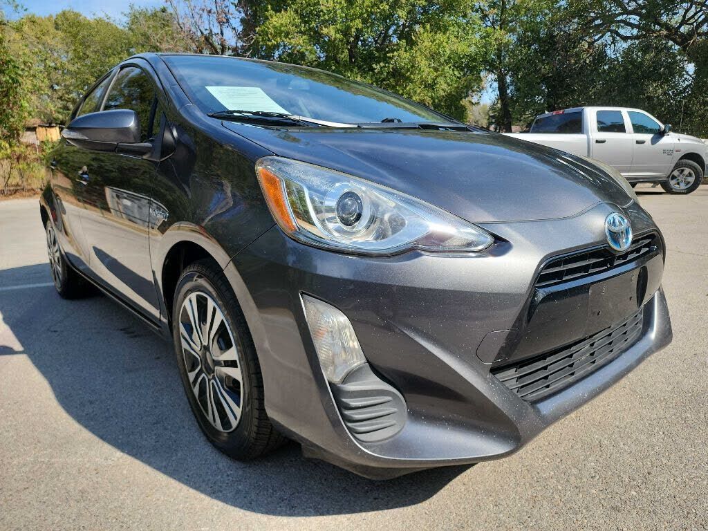 2016 TOYOTA Prius
