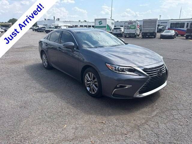 2018 LEXUS ES