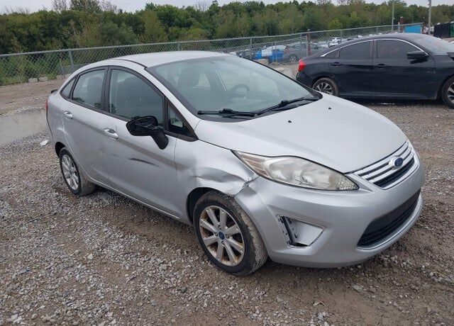 2012 FORD Fiesta