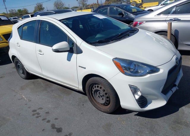 2016 TOYOTA Prius