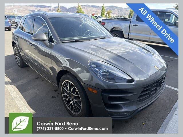2018 PORSCHE Macan