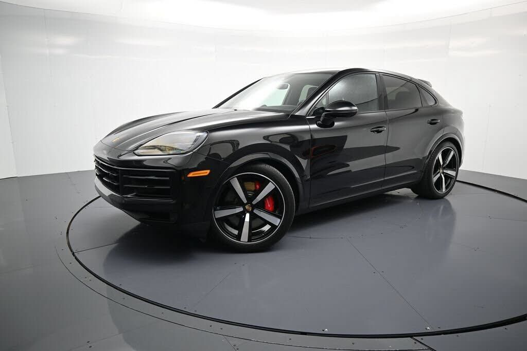 2024 PORSCHE Cayenne