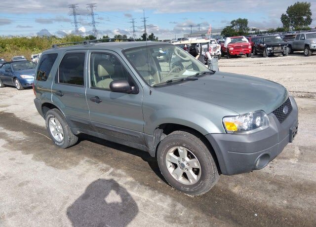 2005 FORD Escape