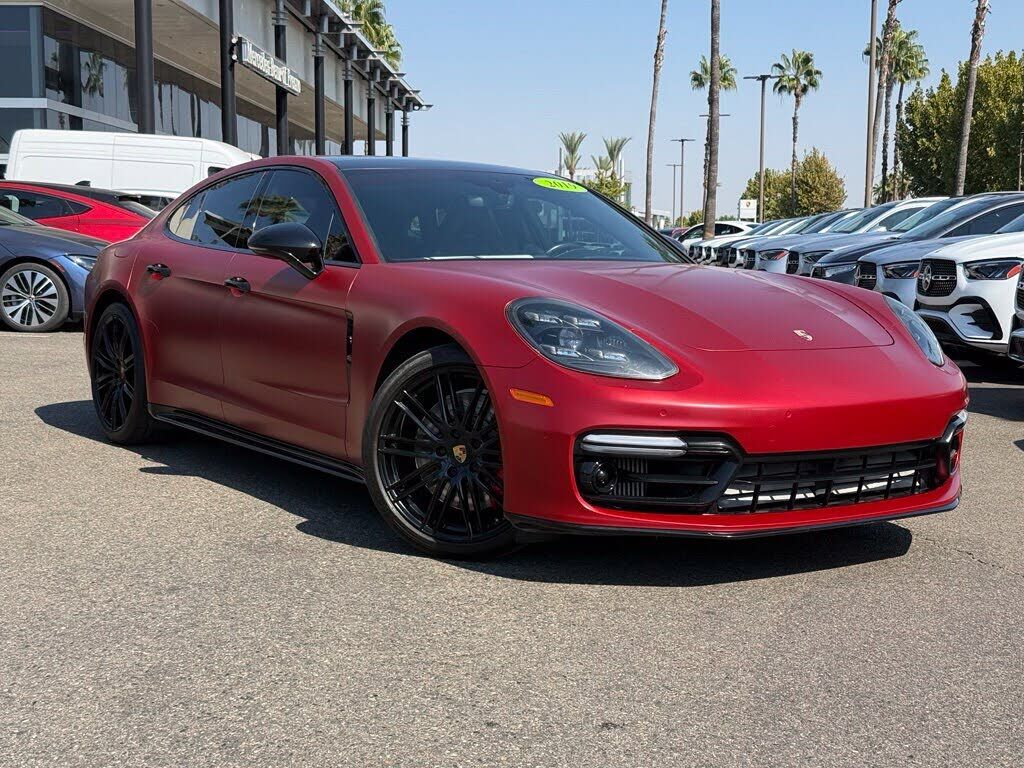 2019 PORSCHE Panamera