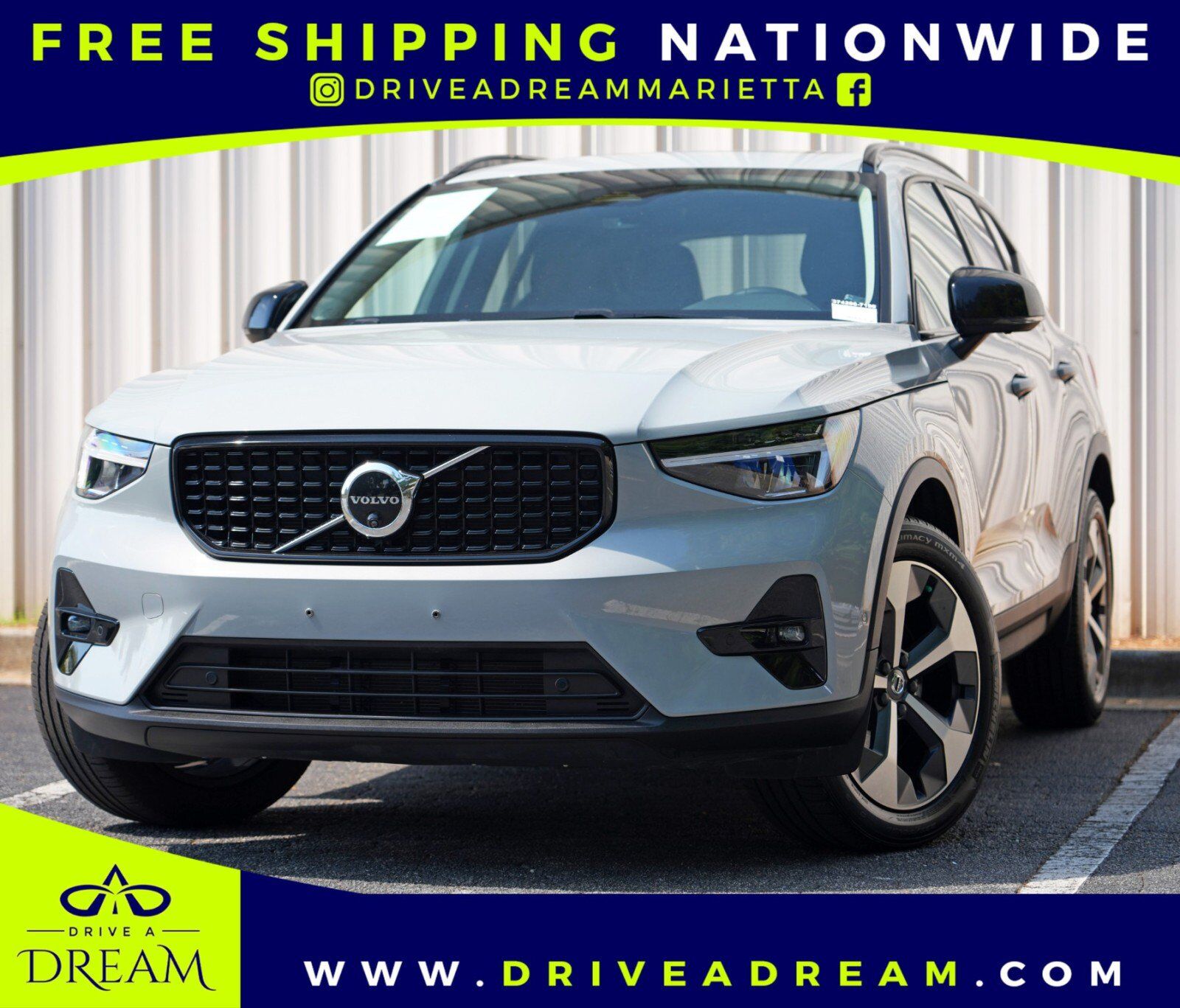 2024 VOLVO XC40