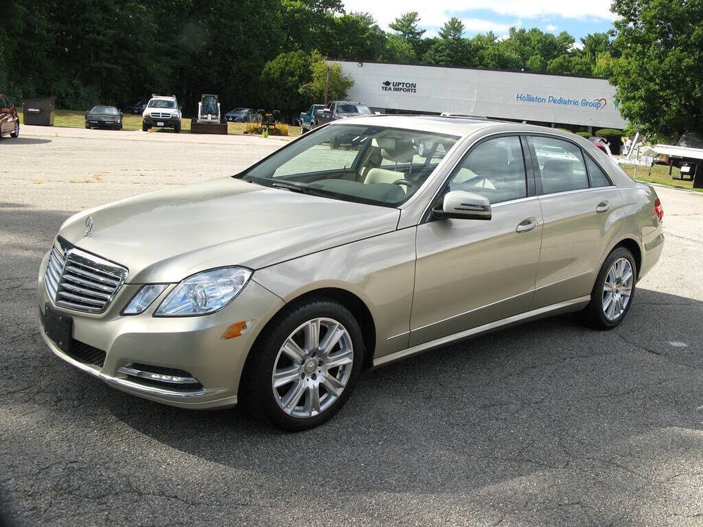 2013 MERCEDES-BENZ E-Class