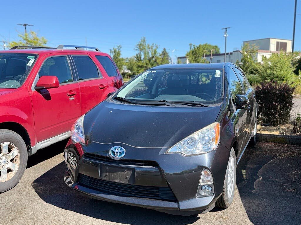 2014 TOYOTA Prius