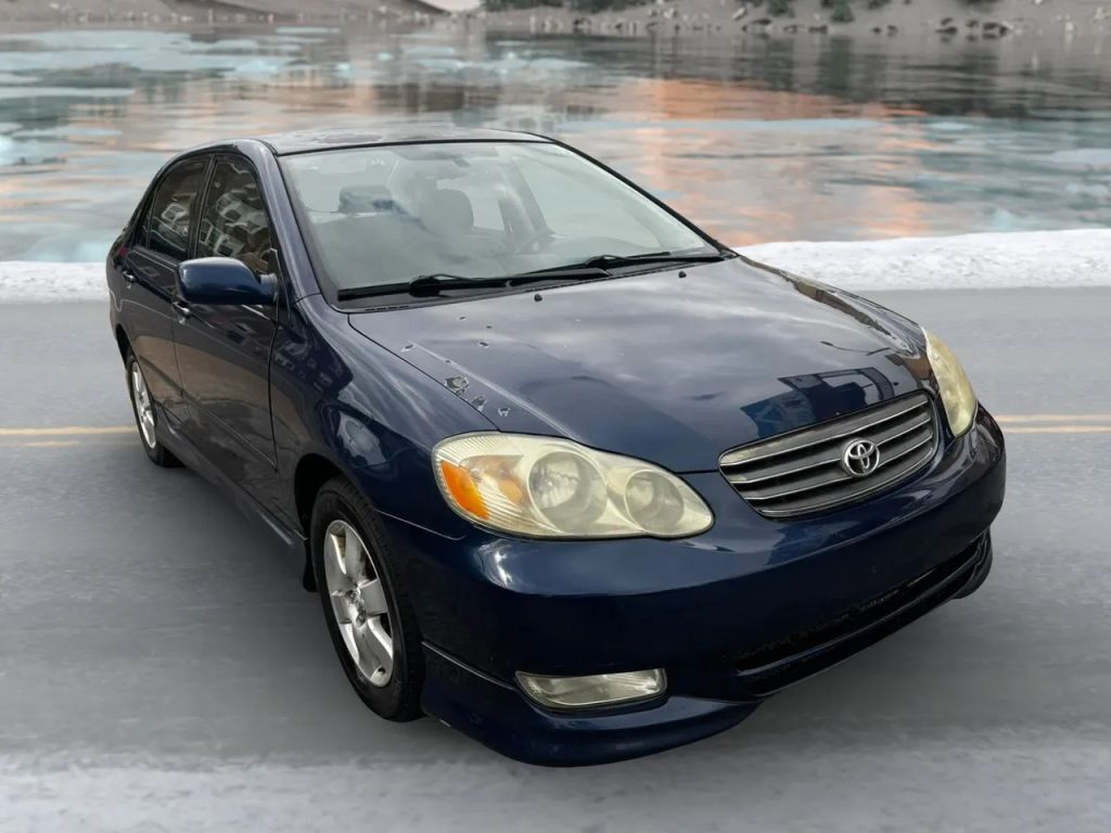 2004 TOYOTA Corolla