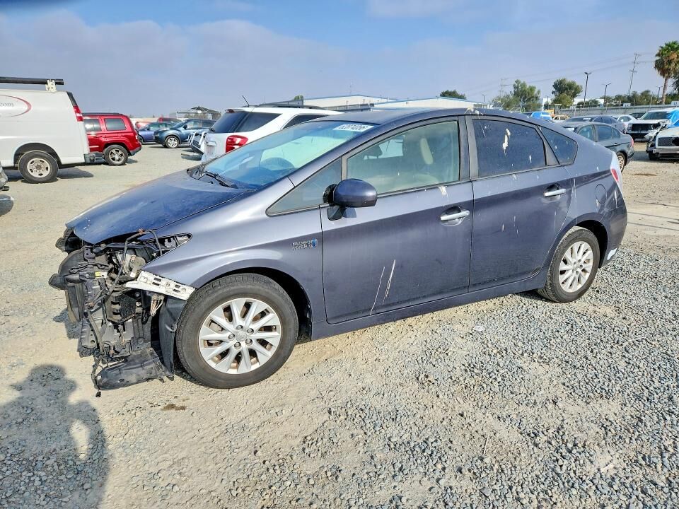 2014 TOYOTA Prius