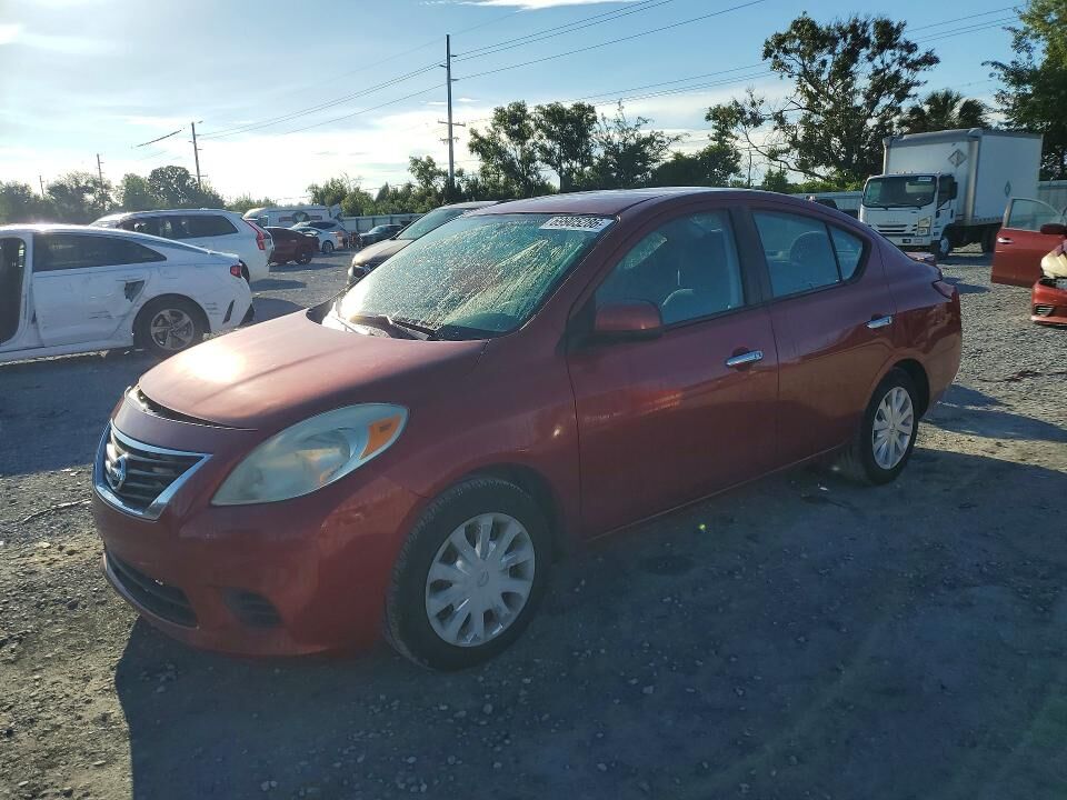 2014 NISSAN Versa
