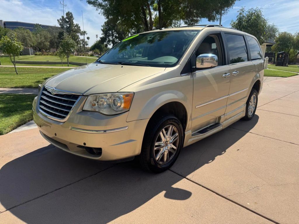 2010 CHRYSLER Town and Country