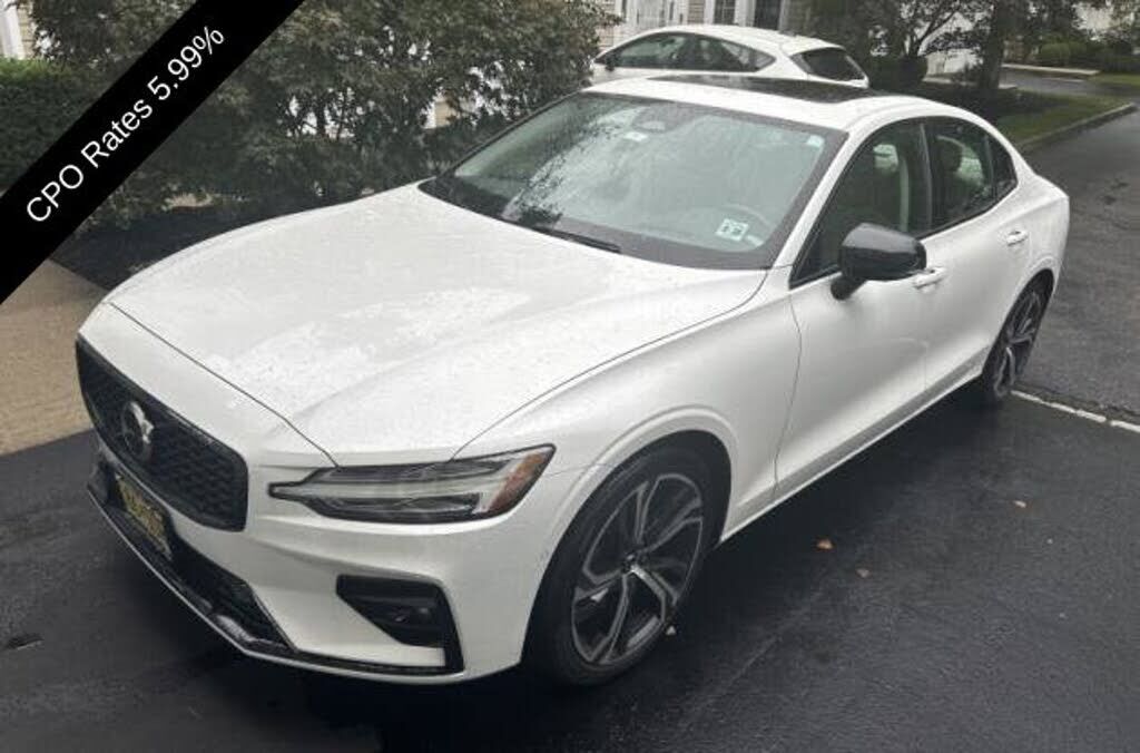 2024 VOLVO S60