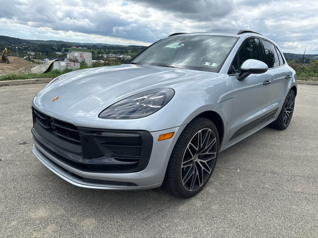 2023 PORSCHE Macan